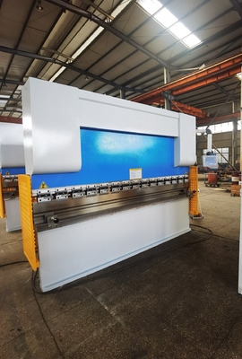 7.5KW CNC Press Brake Machine Hydraulic Mild Steel 400mm Berat 7000kg