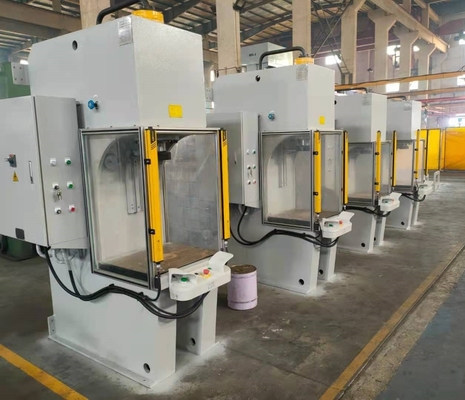 25MPA Peralatan Hydraulic Press 380V Max. Suhu kerja 120°C